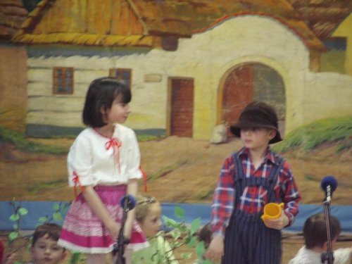 Hraje celá dědina aneb S veselou myslí na nesmysly. - 18.3.2006